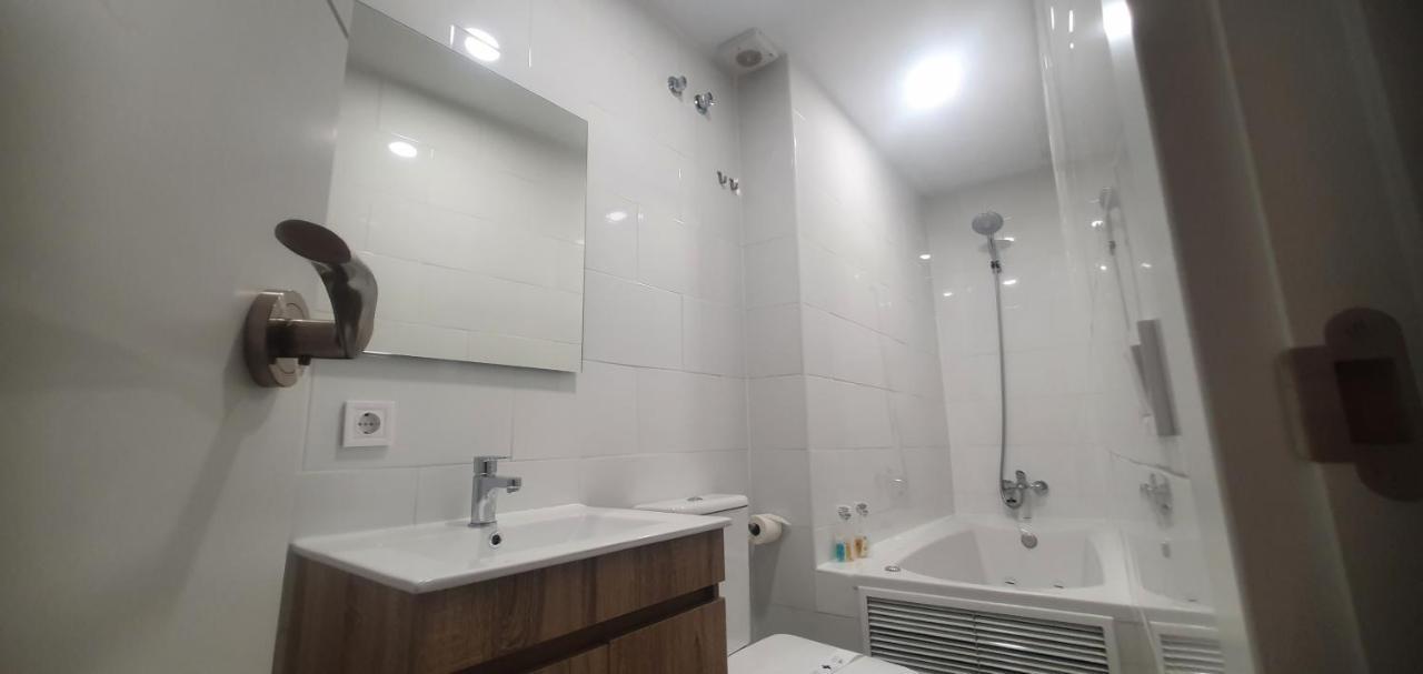 Apartamentos Torneo & Alameda Con Banera Jacuzzi Hidromasaje Siviglia Esterno foto