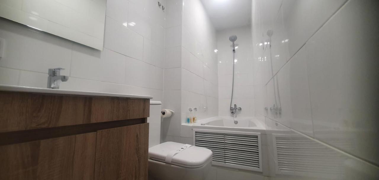 Apartamentos Torneo & Alameda Con Banera Jacuzzi Hidromasaje Siviglia Esterno foto