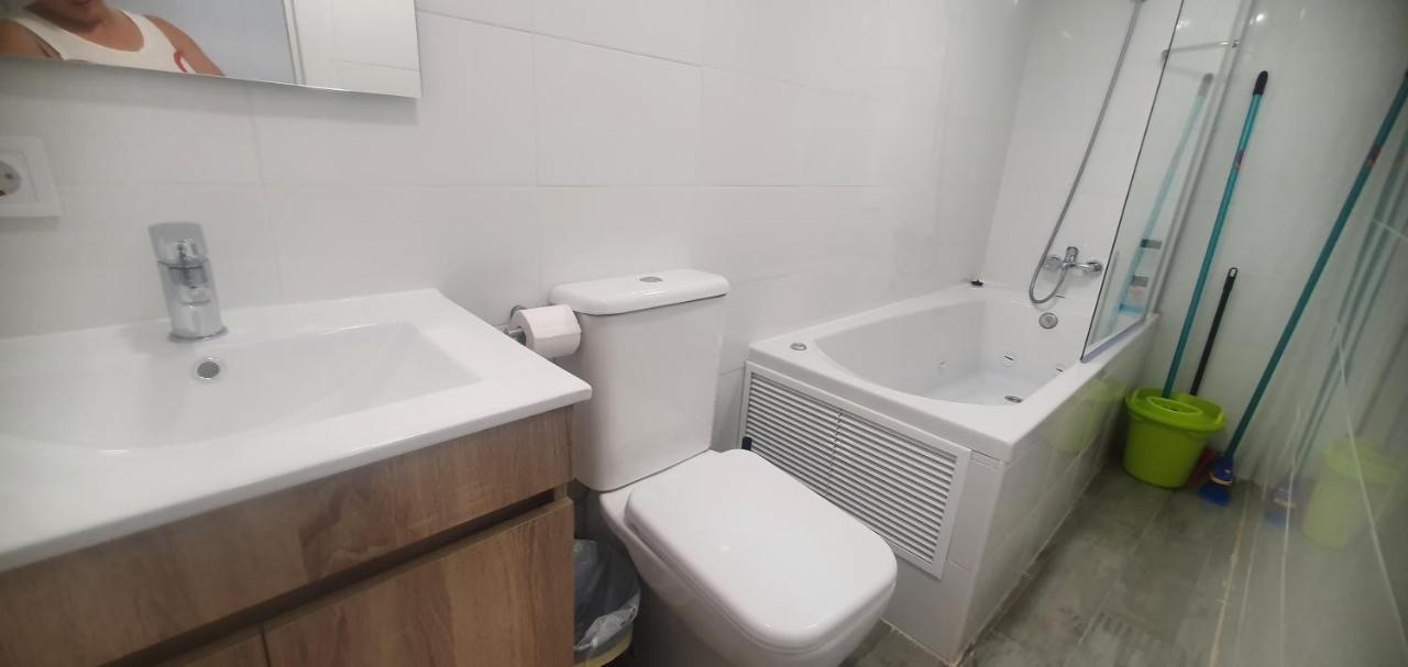 Apartamentos Torneo & Alameda Con Banera Jacuzzi Hidromasaje Siviglia Esterno foto